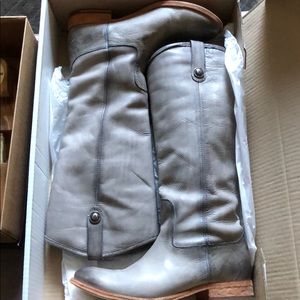 Frye Melissa Button SZ 8.5 Ice